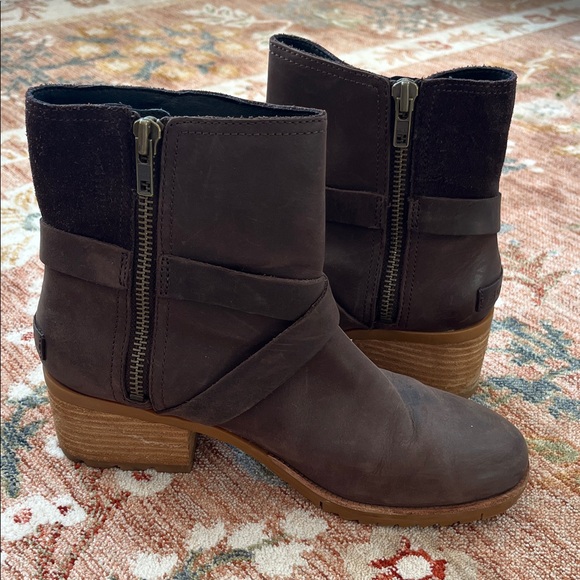 Sorel Dark Brown Ankle Boots with Strap - Picture 3 of 5